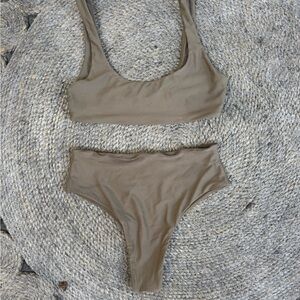 Mikoh Bikini Set Sporty Crop Top / High Waisted “Waikui 2”Bottom- small